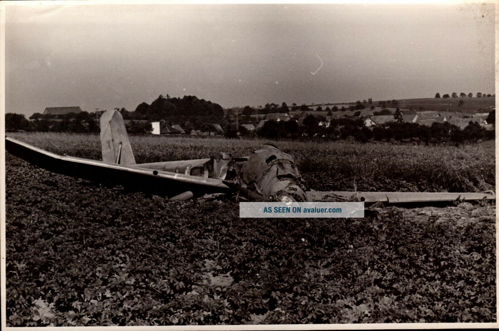 ORIG ww2 Photo crashed Bf - 109 Me - 109 Messerschmitt RARE Luftwaffe