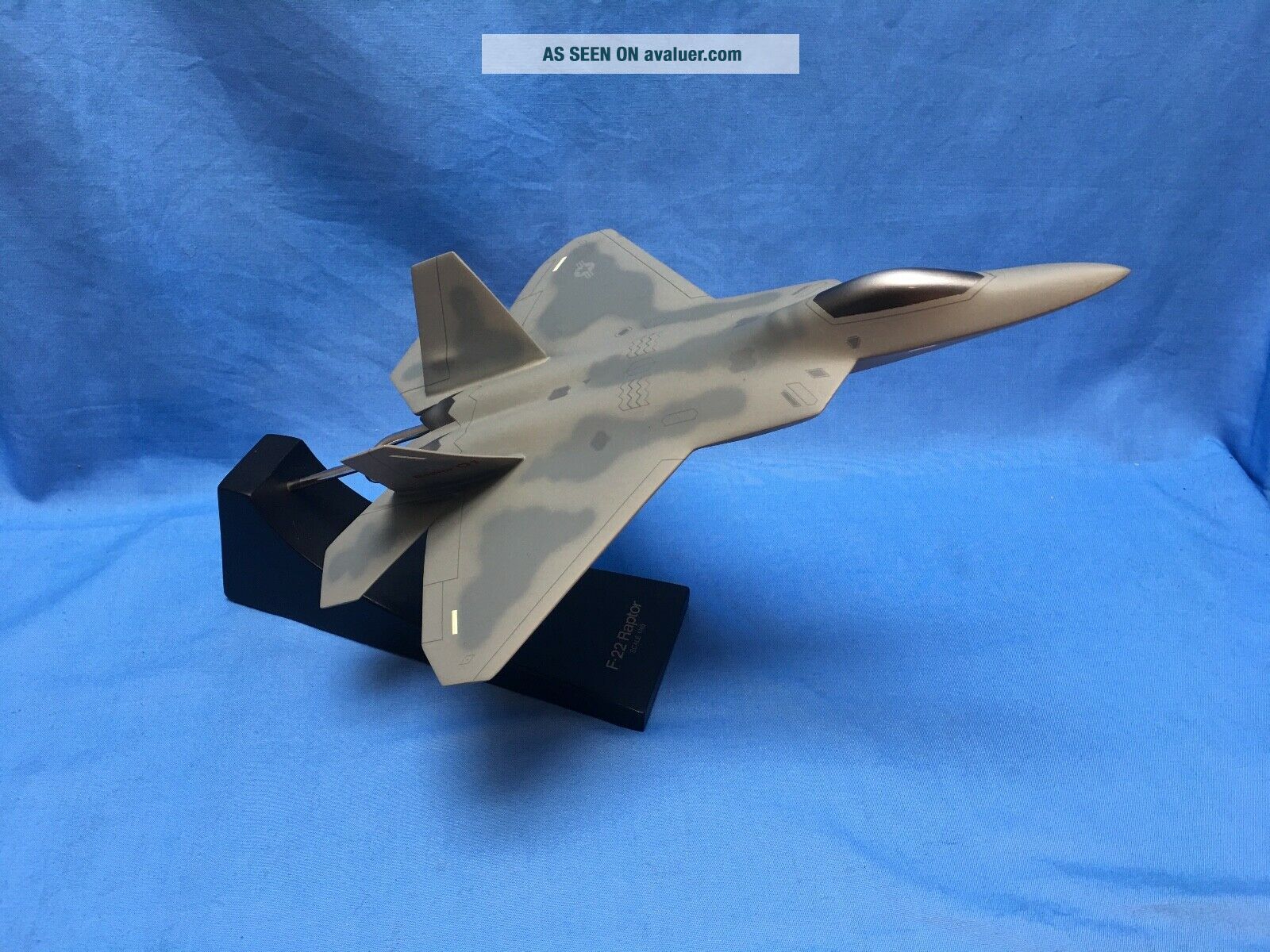 F - 22 RAPTOR Desktop Model Airplane 1/48 Scale | #8658215