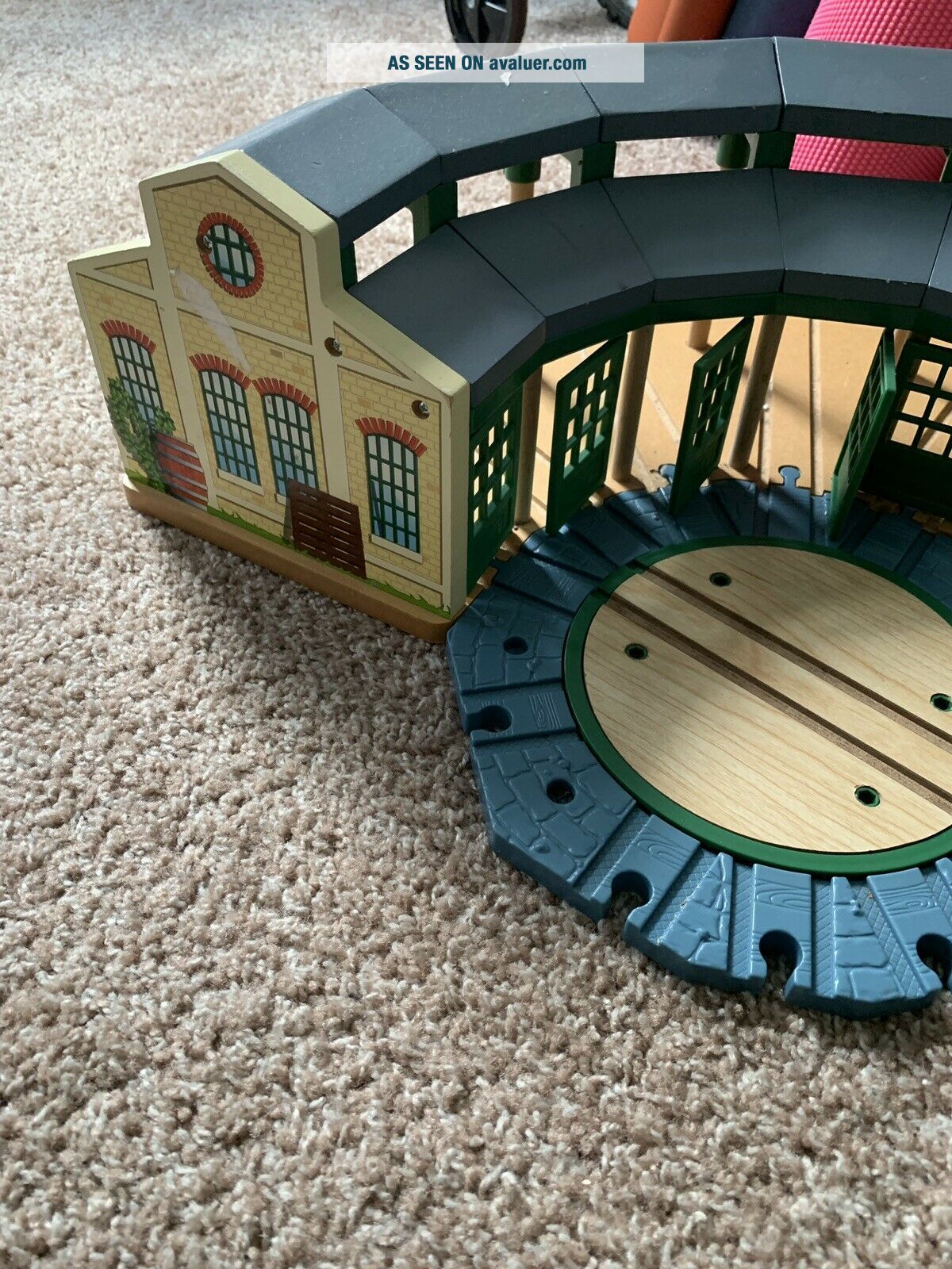 Thomas The Tank Engine Train Wooden Tidmouth Shed Railway Roundhouse